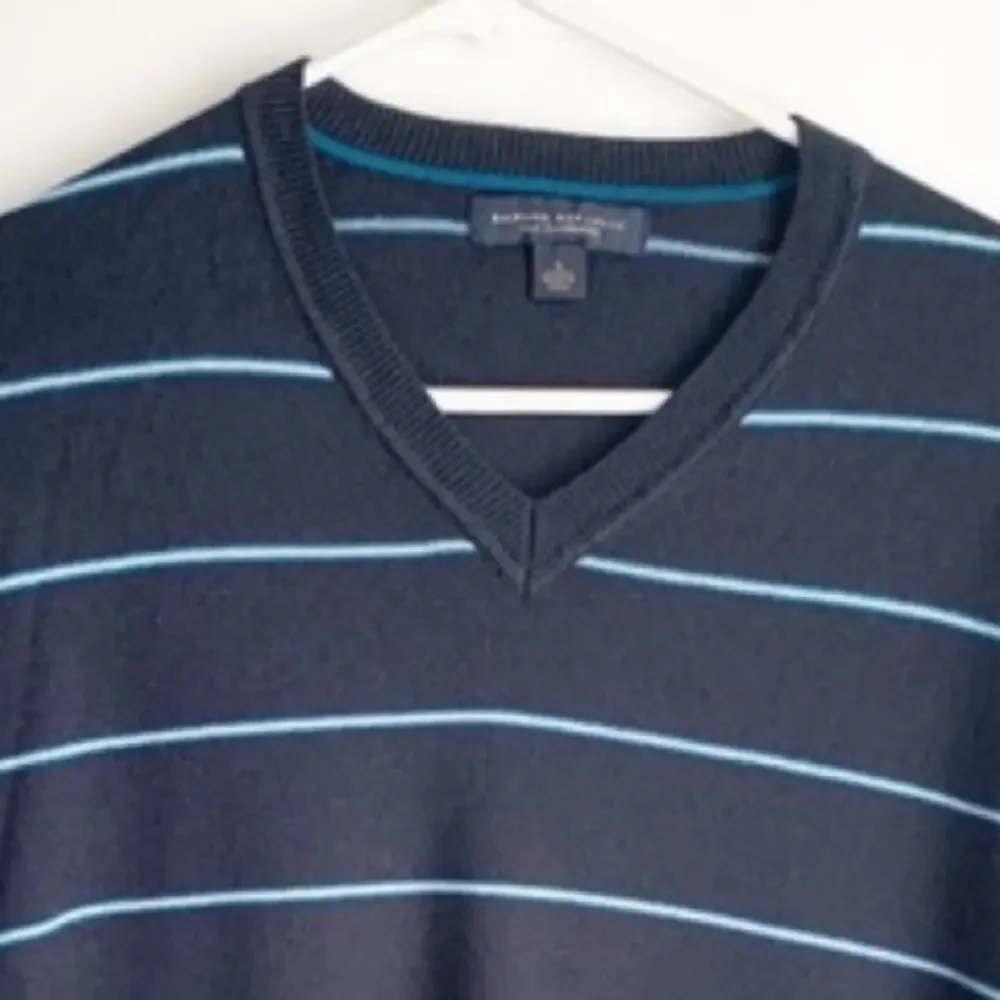 Banana Republic Men’s Silk Cashmere Long Sleeve Striped V-Neck Navy Sweater S
